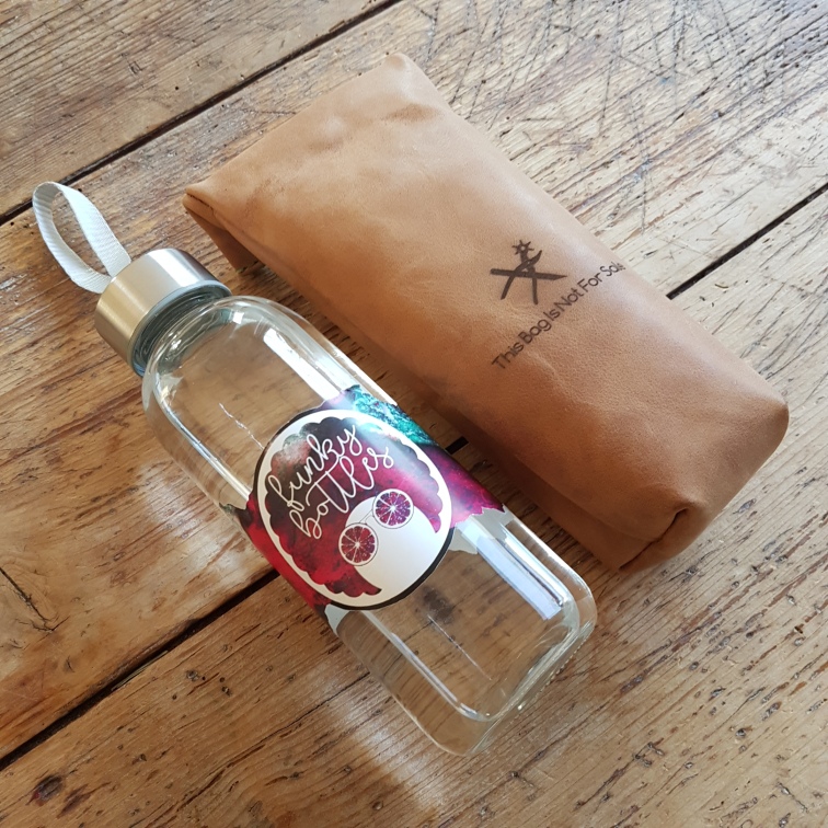 leather-bag-for-funky-bottle-with-logo